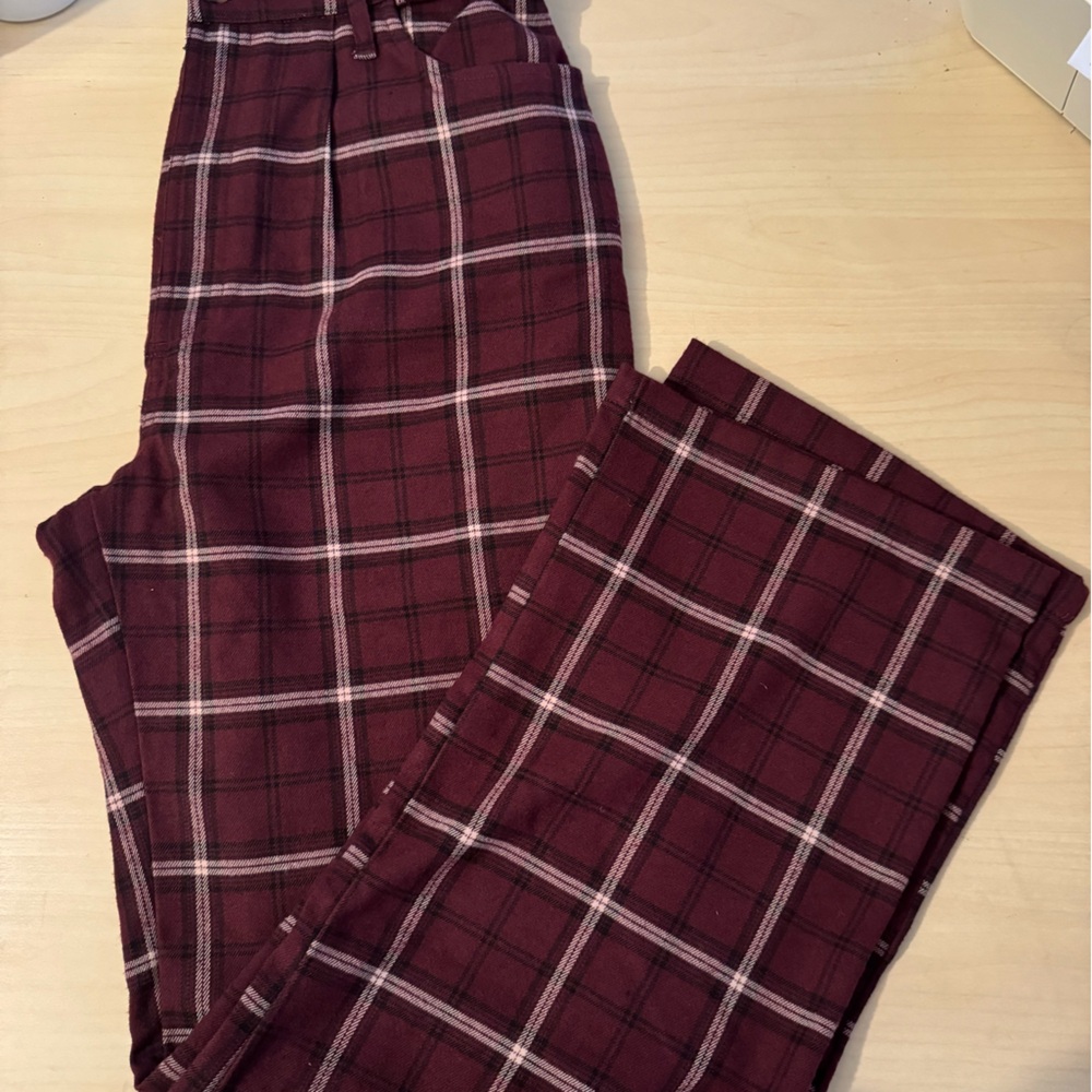 Hollister plaid trousers, burgundy. Size 26.